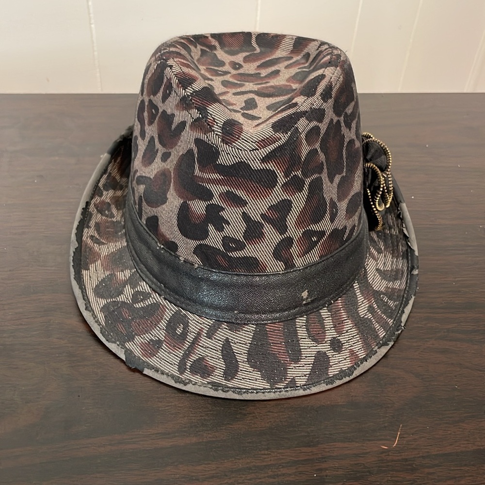 Leopard print fedora with faux leather trim/flower accents - Picture 2 of 11